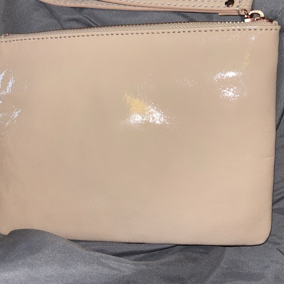 MIMCO LIGHT PINK ROSE GOLD PATENT LEATHER WRISTLET - Picture 3 of 8